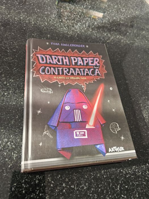 Vând Darth Paper contraataca