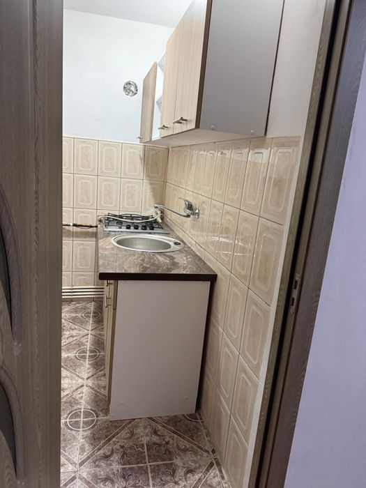 Poprietar inchiriez garsoniera , confort 1