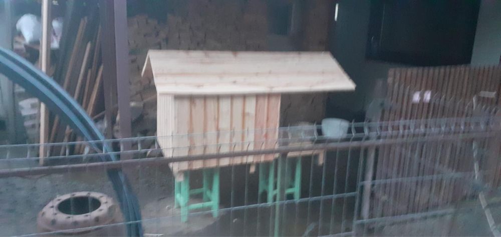 Vând cușcă pentru cățel talie mica/medie