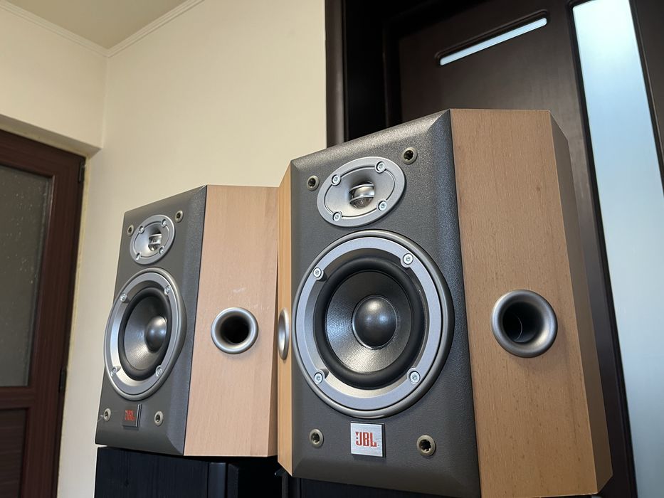 Boxe raft sau surrond Jbl E10