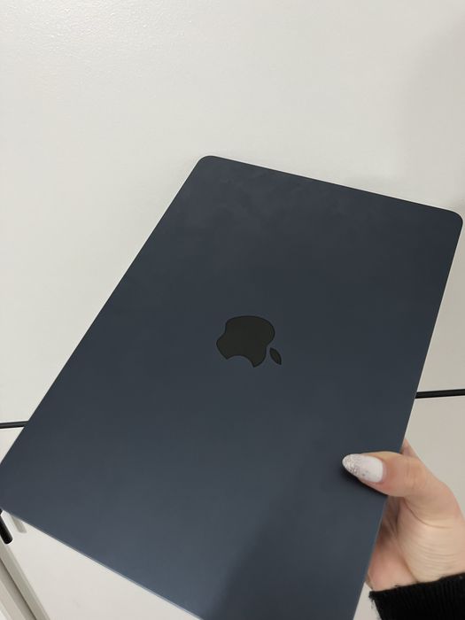 Macbook Air 13.6 M4 Midnight