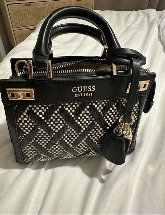 Чанта Guess Katey