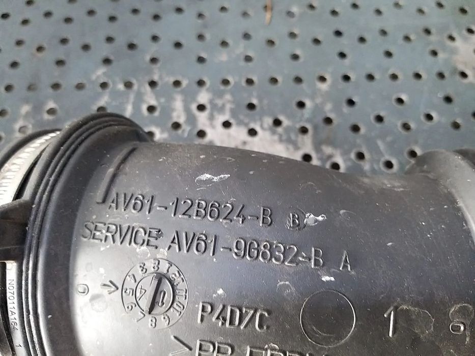 Tub furtun admisie aer 2.0 tdci ford kuga 2 dm2 av6112b624b av619g832b