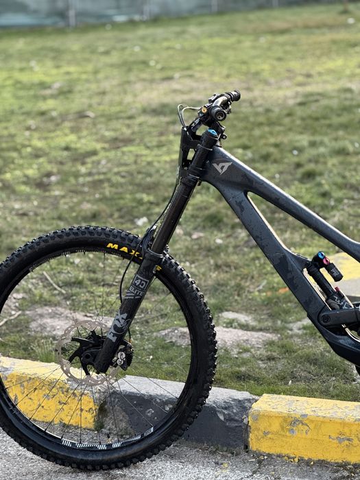 Продавам yt tues 2019