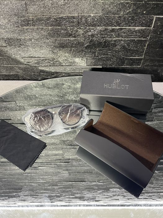 Ochelari de soare HUBLOT – Noi, cu accesorii complete