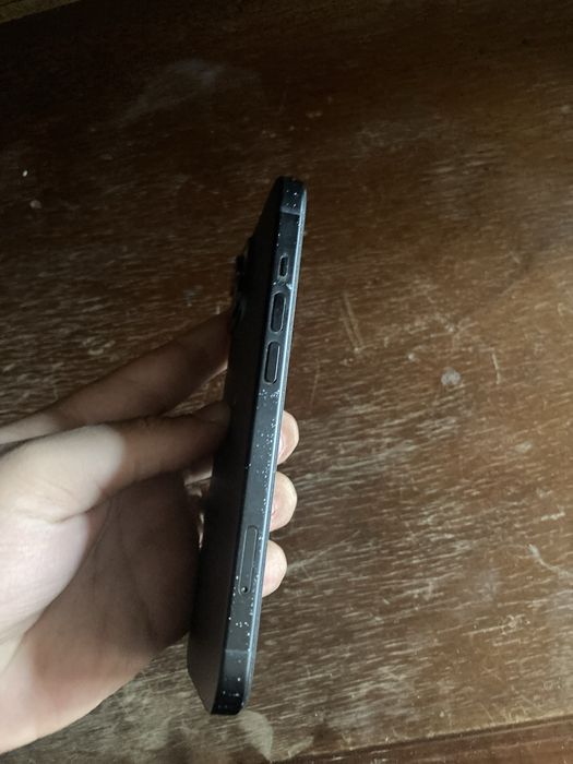Iphone 15 128gb 78% 2000 lei nu a fost schimbat nimic la el .