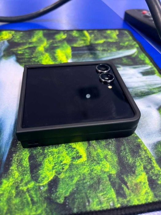 Смартфон Samsung Galaxy Z Flip  7 /256Gb