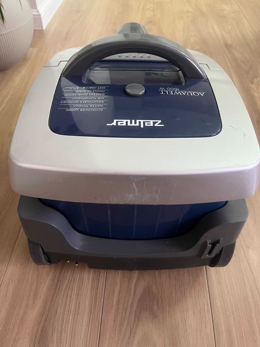 Продам моющим пылесос