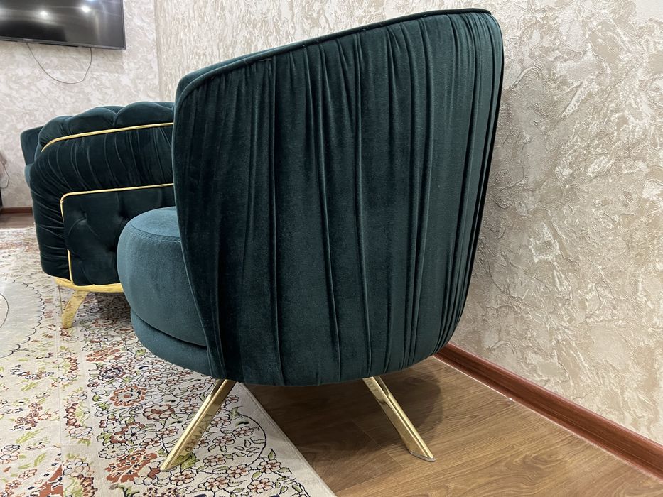Продам диван с двумя креслами турция