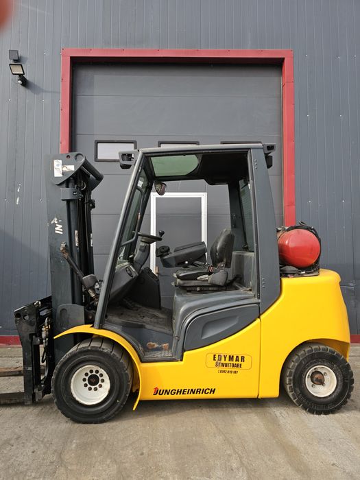 Motostivuitor pe gaz Jungheinrich 3.0T