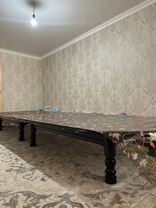 Продается гостиный  стол для зала