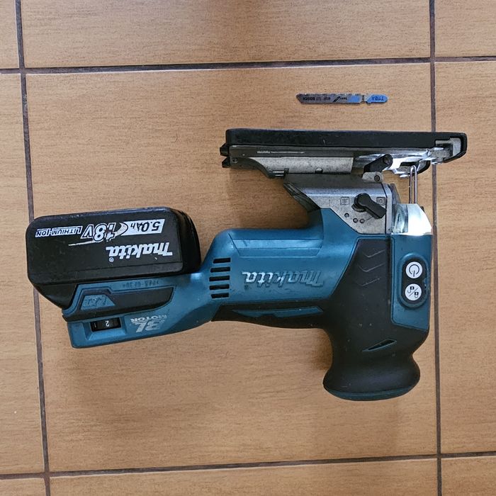 Fierastrau pendular (soricel) Makita  DJV 181,,Japan