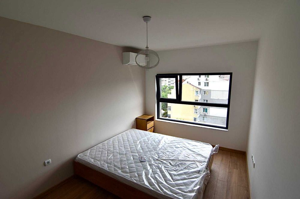 Продава се Тристаен апартамент в Пловдив, Остромила - 72 кв.м за 1806 €/кв.м - Снимка #1