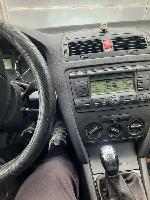 Шкода Октавия  1.6 I - LPG