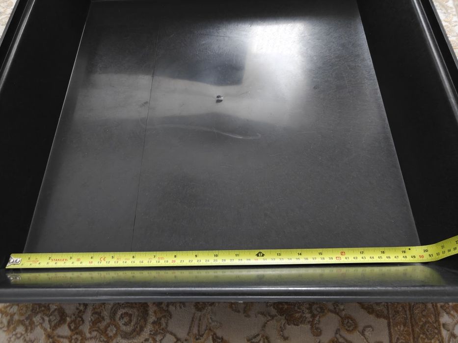 Vând tava/capac/litiera plastic neagra noua