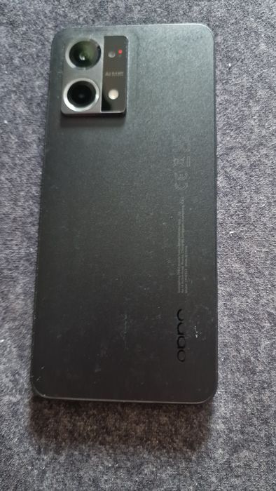 Продаётся телефон