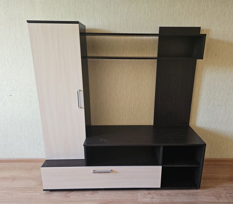 Стенка в зал в идеальном состоянии