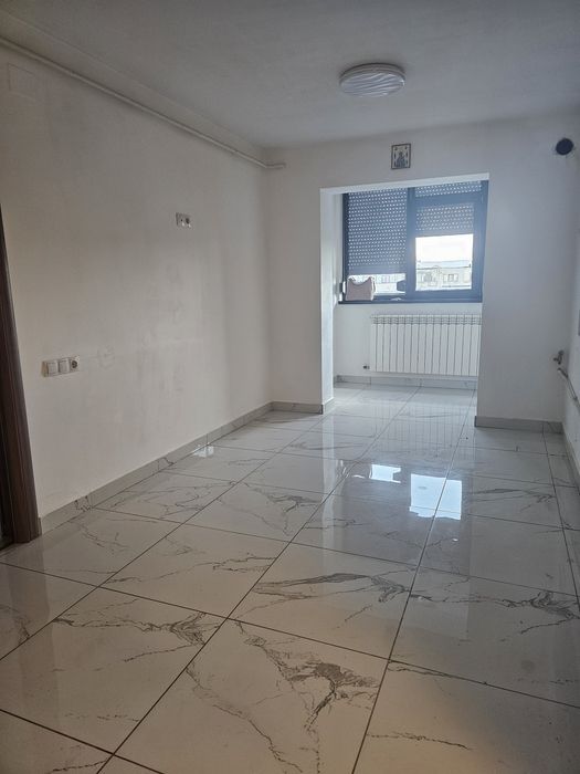 Apartament cu 2 camere decomandate