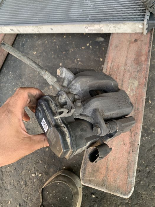 Заден ляв спирачен апарат Bmw  ф10 F10 f11