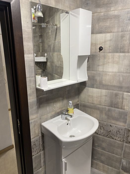 Дава се под наем Тристаен апартамент в Варна, Колхозен пазар - 90 кв.м за 612 € - Снимка #9