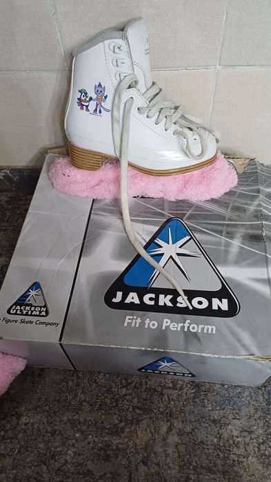 Коньки фигурные Jackson 500