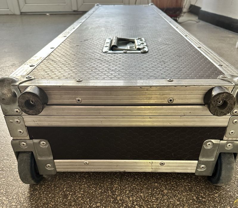Vand Flight case /hardcase pentru clapa / orga cu suport pentru pedala