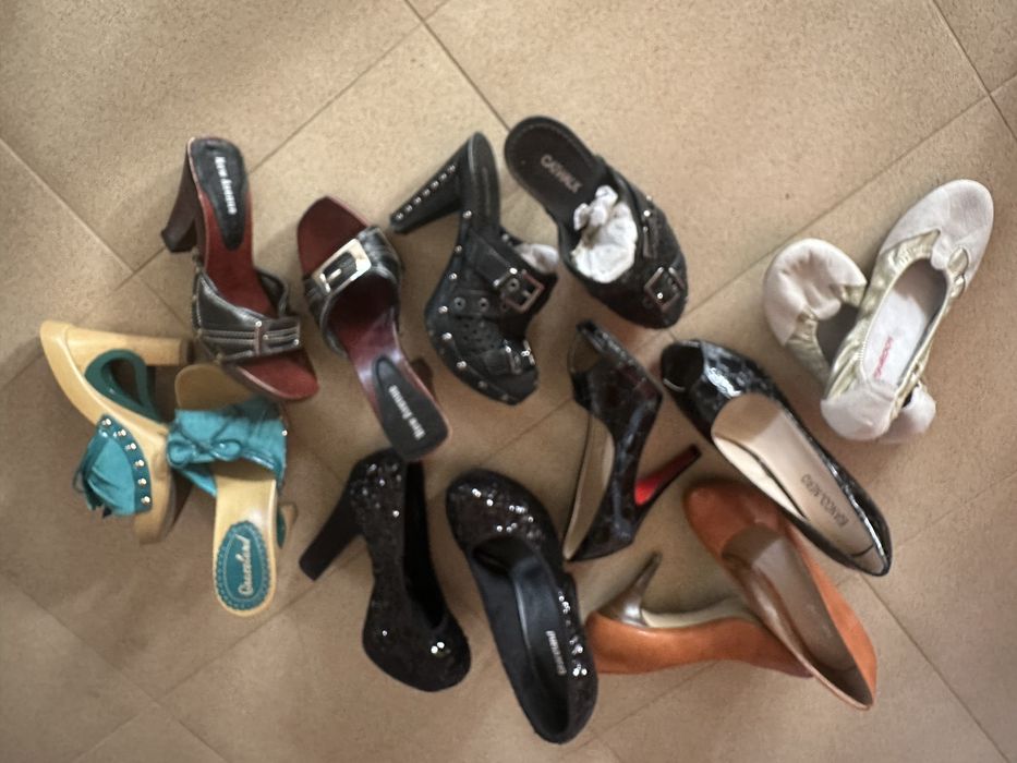 Цвичките са 37 номер , черни лачени с висок ток 38номер .