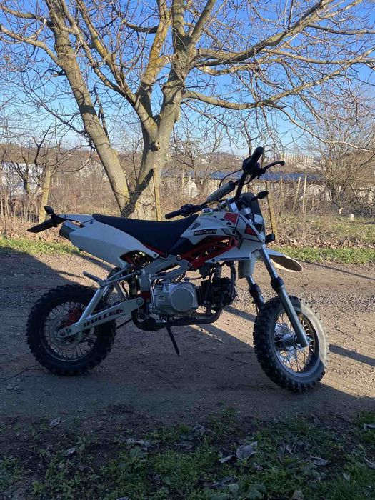 Продавам кросов мотор