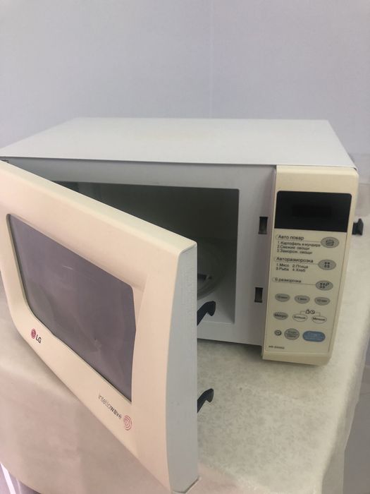 Продам микроволновку LC