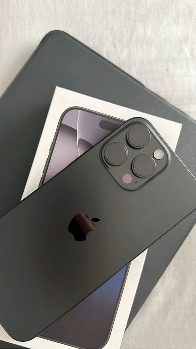 Продам iphone 16 Pro max Black.