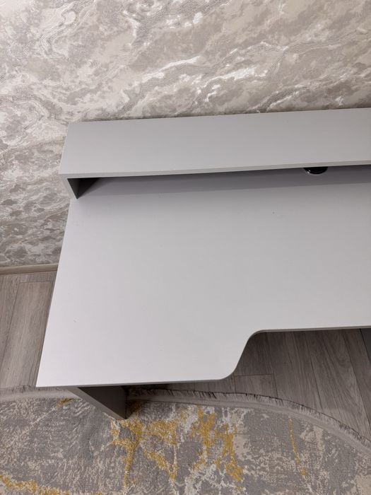 Продается игровой стол | офисный стол