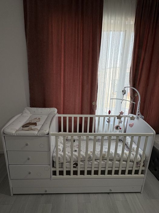 Vând pătuț transformabil pentru copii, în stare foarte bună.