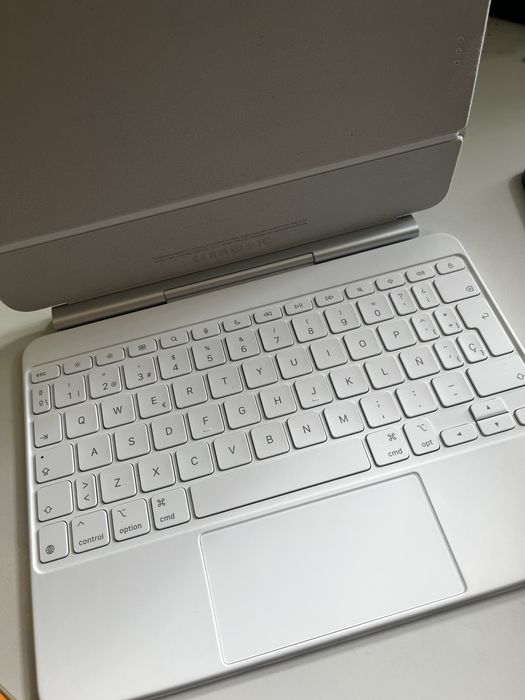 Ipad air 5 2022 256gb с magic keyboard