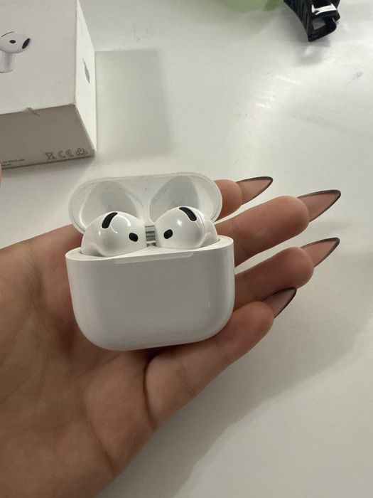 AirPods 4 ОРИГИНАЛ бу торг имеется