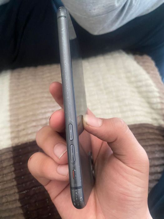 Обменяю айфон 11