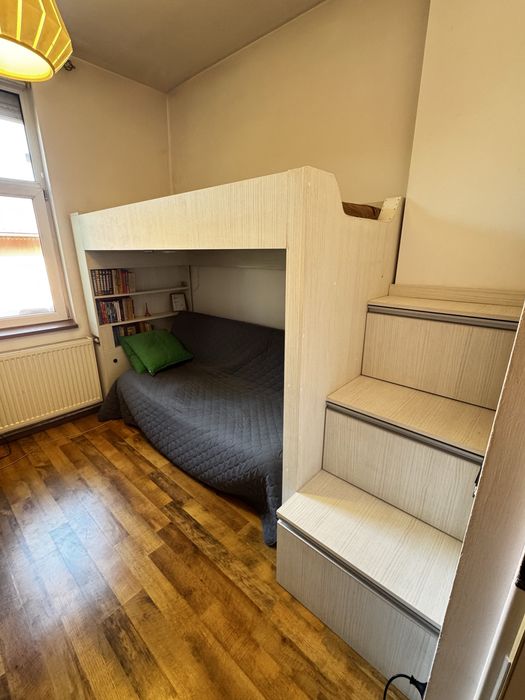 Pat supraetajat 90x200 cu scări-dulap, sertare, rafturi și ladă depozitare