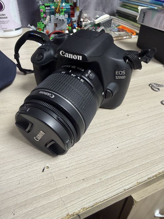 Canon EOS 1200D