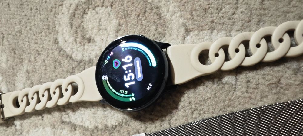 Продам смарт часы Samsung Activ 2