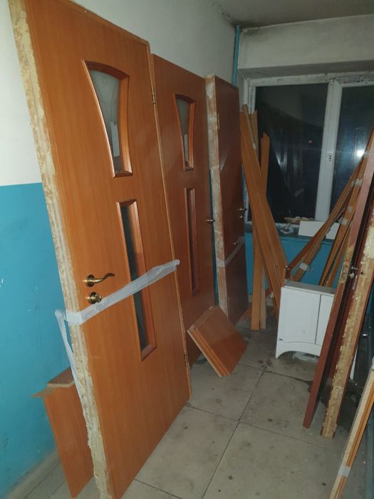 Меж комнатные двери в зборе