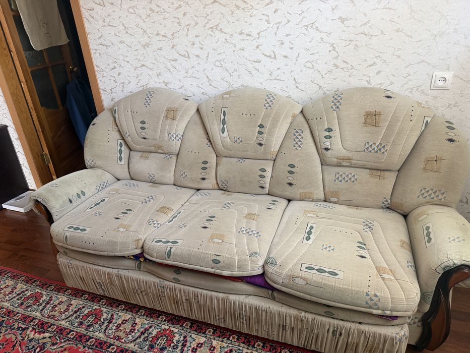 Продам диван за символическую сумму