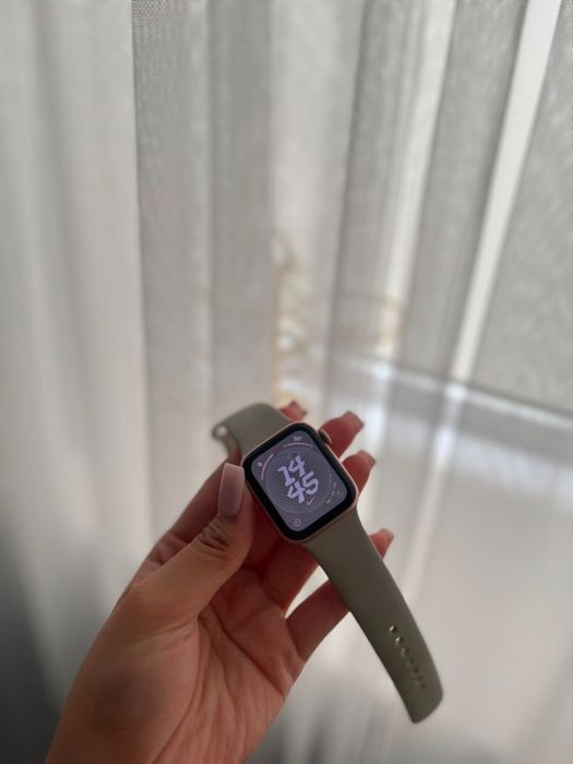 Apple Watch SE 40 мм (Rose Gold), 87% АКБ