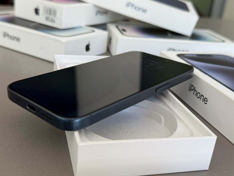 I phone 15 pro.128гб.blue.пълен комплект.като нов.