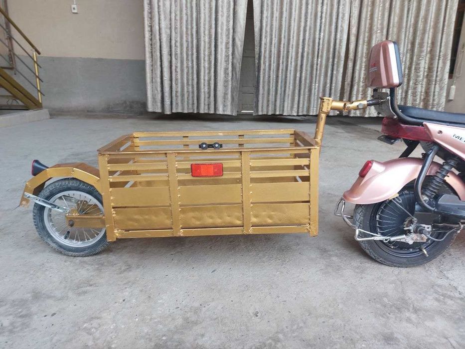 Продаю электроскутер с прицепом.