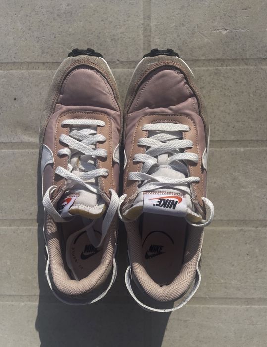 Nike Waffle Debut