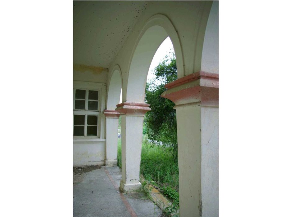 Продава ПАРЦЕЛ и Старо училище Регулация. 
гр. Трън, област Перник