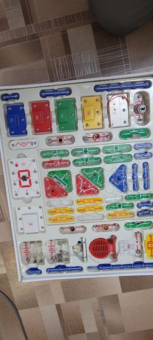 Эл. Конструктор "Знаток"