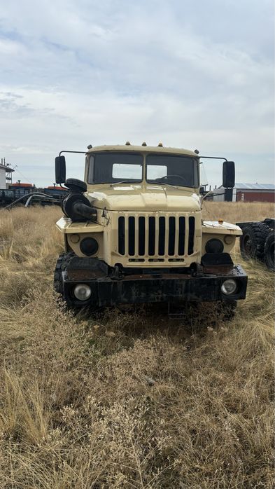 Продается автомашин урал тягач