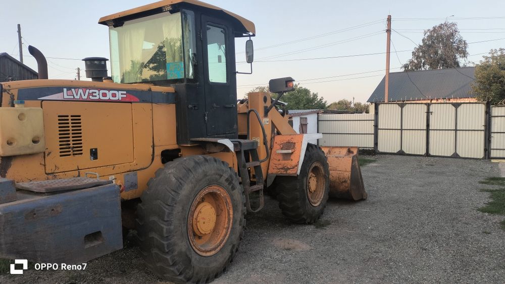Продам погрузчик фронтальный 3 куб.