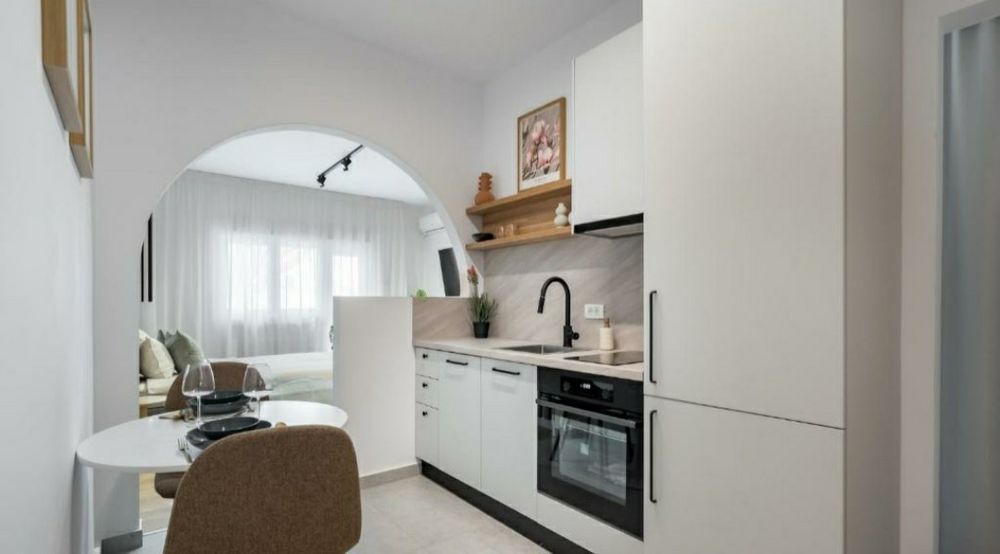 Închiriez apartament , Piața Romană, zona centrală