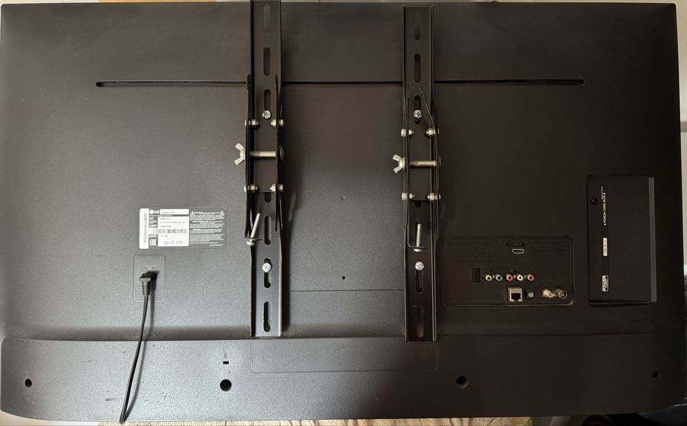 Смарт - телевизор LG